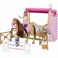 MATTEL Muñecas*Barbie - Muñeca fashion con caballo y establo