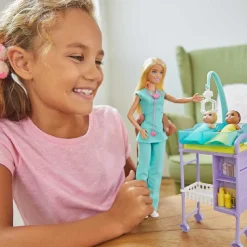 BARBIE Muñecas*- Playset Pediatra