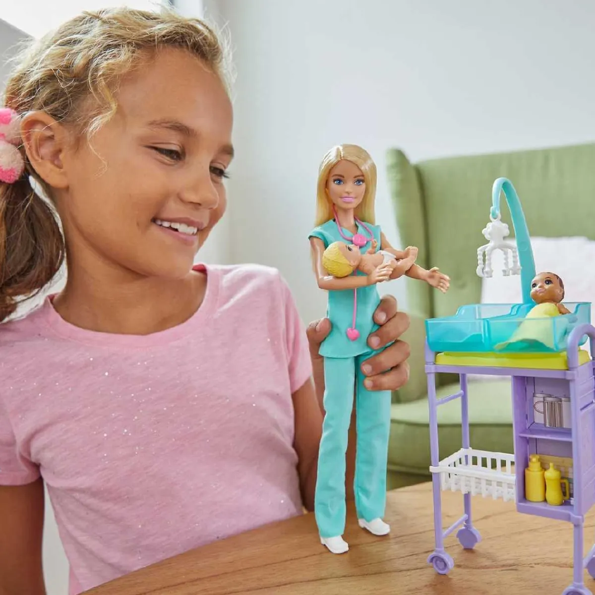 BARBIE Muñecas*- Playset Pediatra