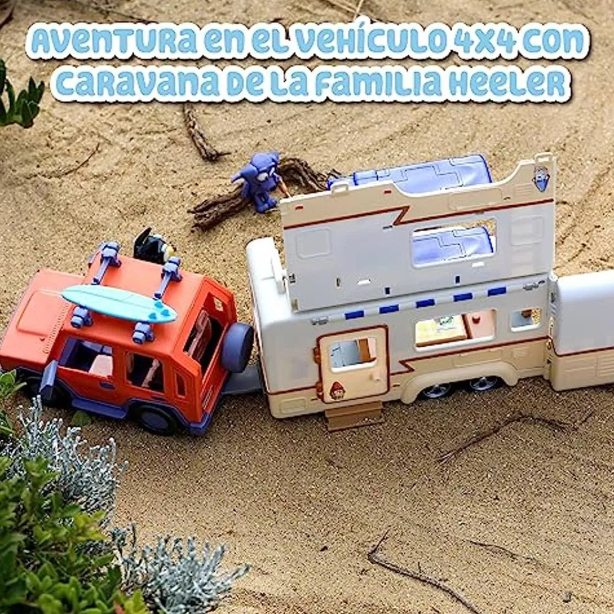 FAMOSA Coleccionables Y Mini Mundos*- Bluey - Vehículo de vacaciones con tablas de surf y figurita articulada ㅤ