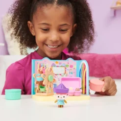SPIN MASTER Coleccionables Y Mini Mundos*Gabby's Dollhouse - Sala de manualidades de Bebé Boxㅤ