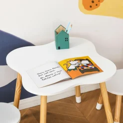 Homcom Estilo De Vida*- Conjunto Mesa + 2 Sillas infantiles Madera