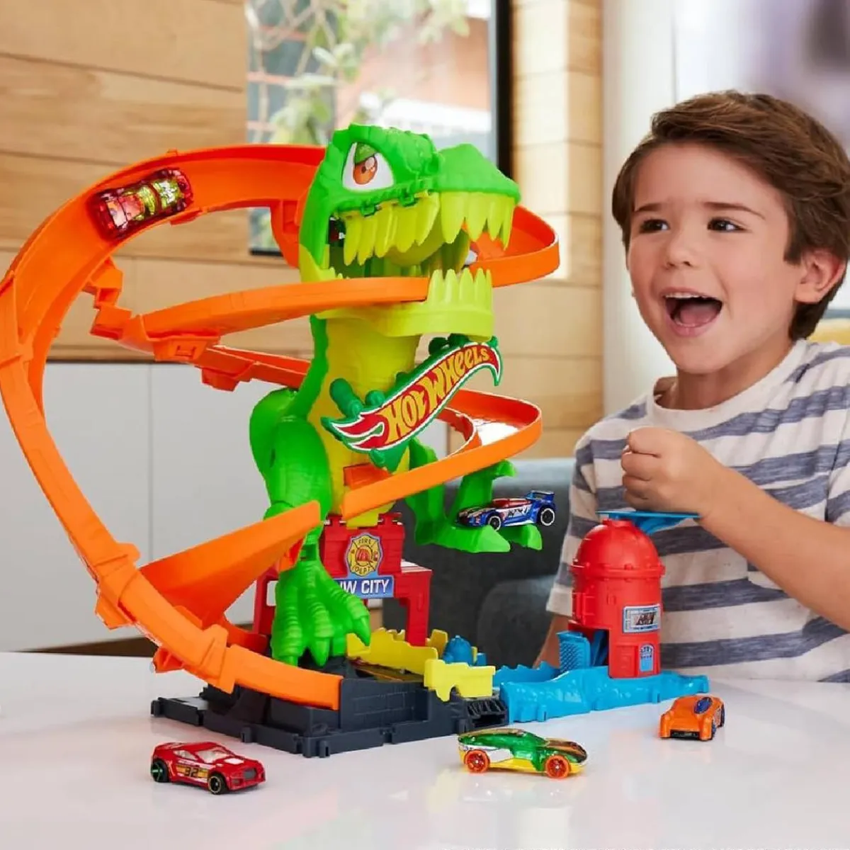 MATTEL Vehículos Y Circuitos*Hot Wheels - Estación de bomberos T-Rex