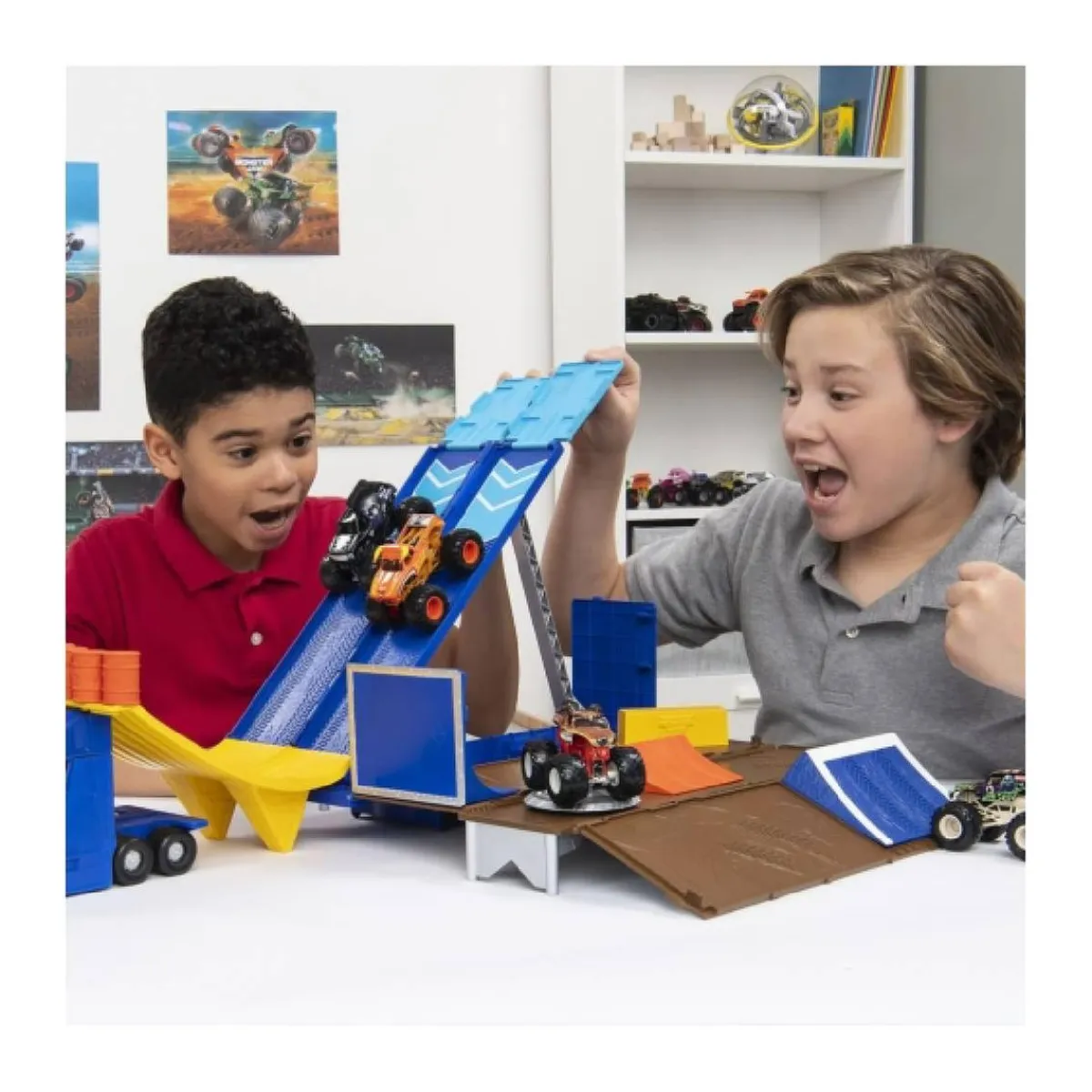 SPIN MASTER Vehículos Y Circuitos*Monster Jam - Camión 2 en 1 transformación